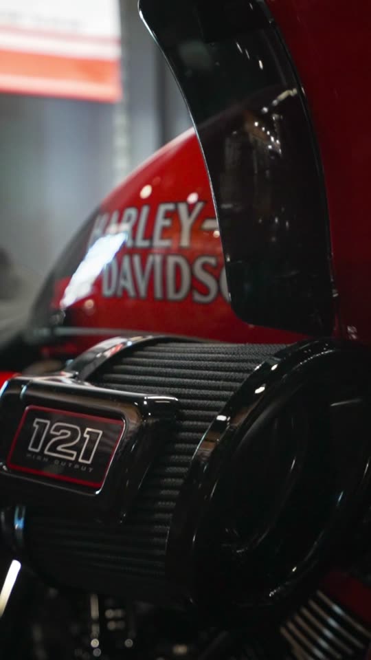121 badge on the orange CVO