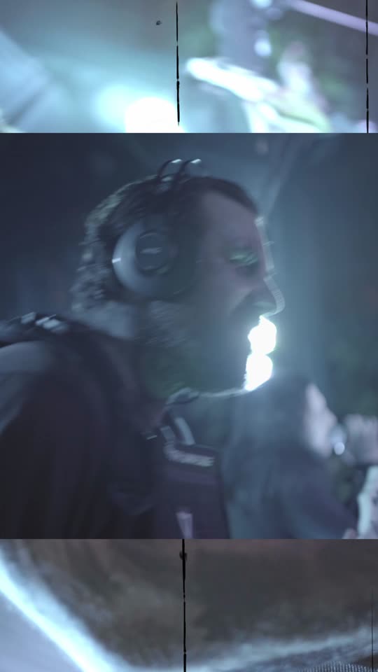 Single hard light across the drummer